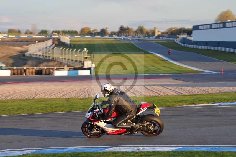 Motorcycle action photographs;donington;donington park leicestershire;donington photographs;event digital images;eventdigitalimages;no limits trackday;peter wileman photography;trackday;trackday digital images;trackday photos