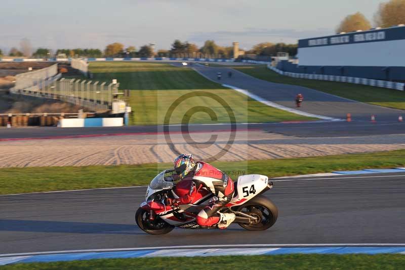 Motorcycle action photographs;donington;donington park leicestershire;donington photographs;event digital images;eventdigitalimages;no limits trackday;peter wileman photography;trackday;trackday digital images;trackday photos