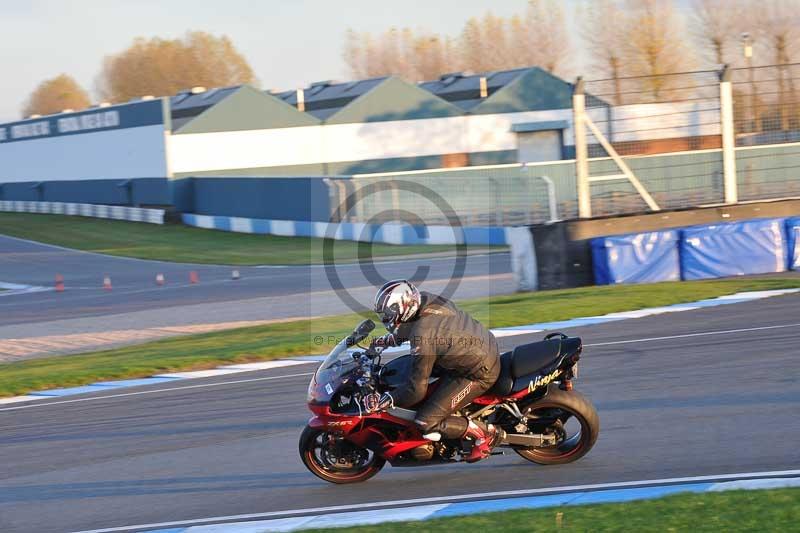 Motorcycle action photographs;donington;donington park leicestershire;donington photographs;event digital images;eventdigitalimages;no limits trackday;peter wileman photography;trackday;trackday digital images;trackday photos