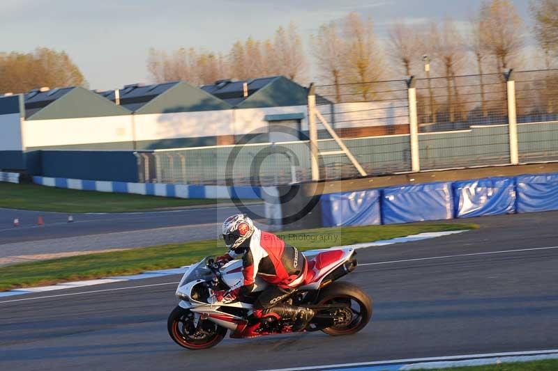 Motorcycle action photographs;donington;donington park leicestershire;donington photographs;event digital images;eventdigitalimages;no limits trackday;peter wileman photography;trackday;trackday digital images;trackday photos