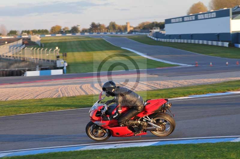 Motorcycle action photographs;donington;donington park leicestershire;donington photographs;event digital images;eventdigitalimages;no limits trackday;peter wileman photography;trackday;trackday digital images;trackday photos