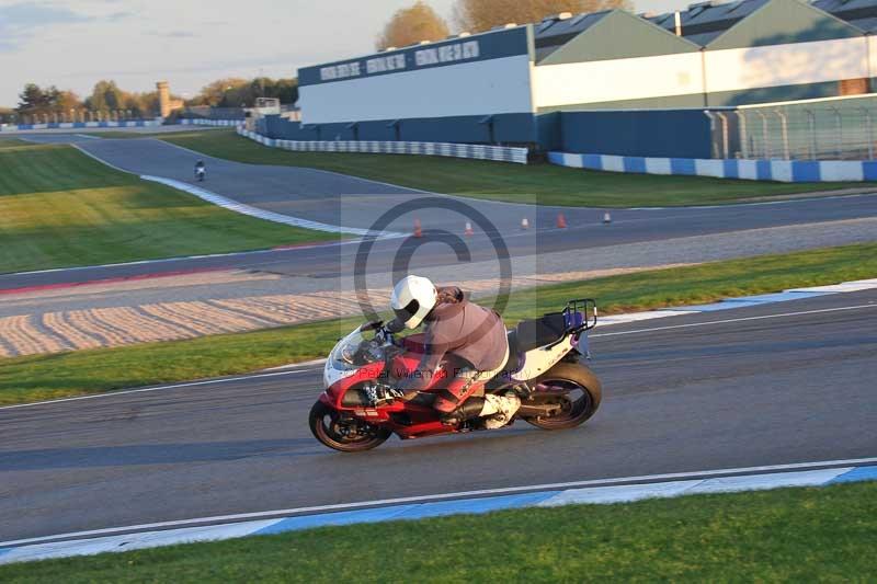 Motorcycle action photographs;donington;donington park leicestershire;donington photographs;event digital images;eventdigitalimages;no limits trackday;peter wileman photography;trackday;trackday digital images;trackday photos