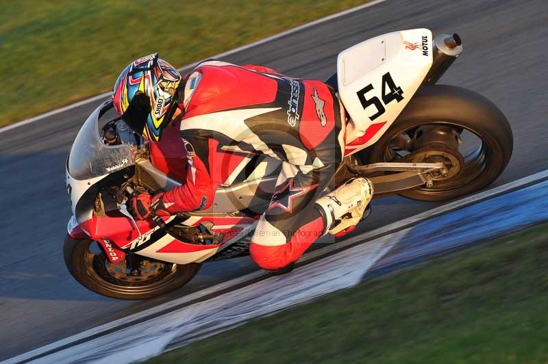 Motorcycle action photographs;donington;donington park leicestershire;donington photographs;event digital images;eventdigitalimages;no limits trackday;peter wileman photography;trackday;trackday digital images;trackday photos