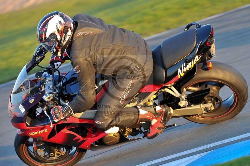 Motorcycle action photographs;donington;donington park leicestershire;donington photographs;event digital images;eventdigitalimages;no limits trackday;peter wileman photography;trackday;trackday digital images;trackday photos