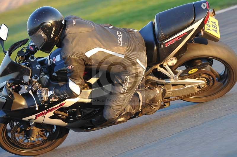 Motorcycle action photographs;donington;donington park leicestershire;donington photographs;event digital images;eventdigitalimages;no limits trackday;peter wileman photography;trackday;trackday digital images;trackday photos