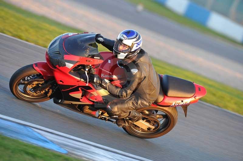 Motorcycle action photographs;donington;donington park leicestershire;donington photographs;event digital images;eventdigitalimages;no limits trackday;peter wileman photography;trackday;trackday digital images;trackday photos