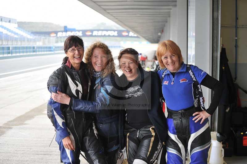 jerez;motorbikes;no limits;nov 2012;peter wileman photography;spain;trackday;trackday digital images