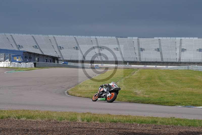 Rockingham no limits trackday;enduro digital images;event digital images;eventdigitalimages;no limits trackdays;peter wileman photography;racing digital images;rockingham raceway northamptonshire;rockingham trackday photographs;trackday digital images;trackday photos