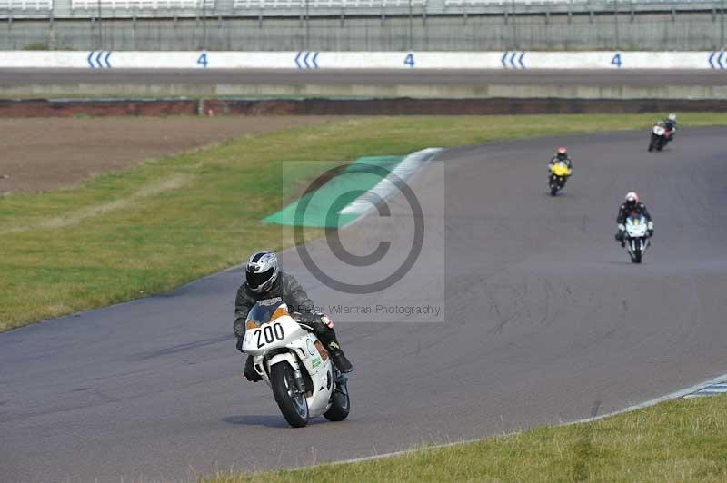 Rockingham no limits trackday;enduro digital images;event digital images;eventdigitalimages;no limits trackdays;peter wileman photography;racing digital images;rockingham raceway northamptonshire;rockingham trackday photographs;trackday digital images;trackday photos