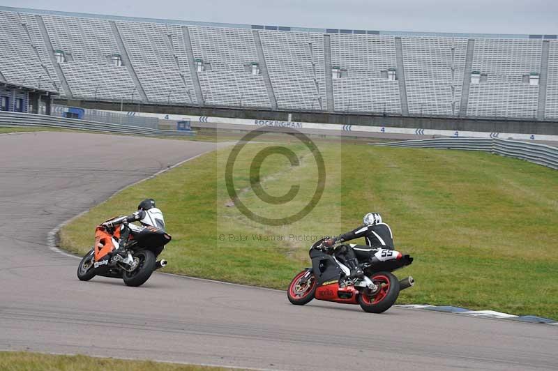 Rockingham no limits trackday;enduro digital images;event digital images;eventdigitalimages;no limits trackdays;peter wileman photography;racing digital images;rockingham raceway northamptonshire;rockingham trackday photographs;trackday digital images;trackday photos