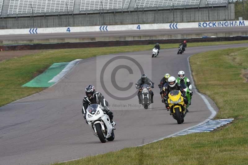 Rockingham no limits trackday;enduro digital images;event digital images;eventdigitalimages;no limits trackdays;peter wileman photography;racing digital images;rockingham raceway northamptonshire;rockingham trackday photographs;trackday digital images;trackday photos