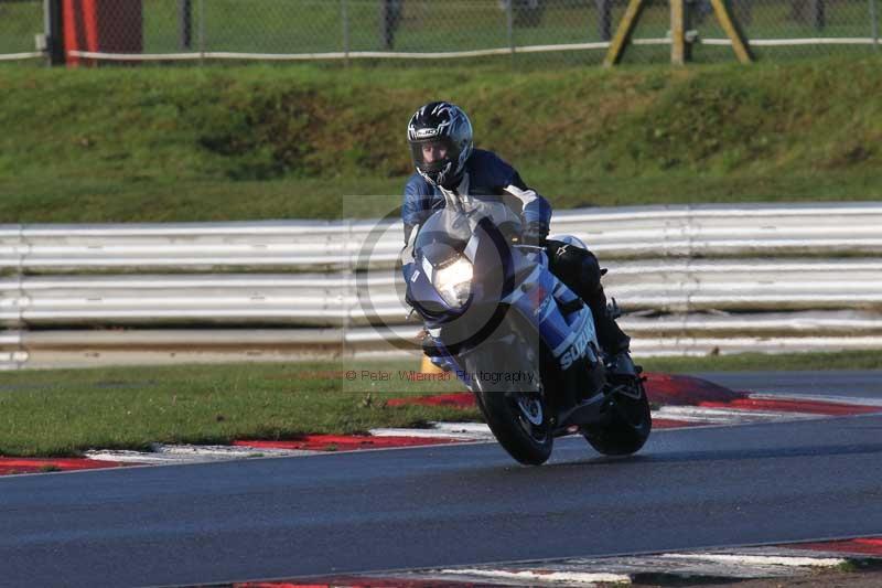 Motorcycle action photographs;Trackday digital images;event digital images;eventdigitalimages;no limits trackday;peter wileman photography;snetterton;snetterton circuit norfolk;snetterton photographs;trackday;trackday photos