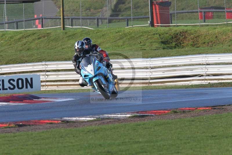 Motorcycle action photographs;Trackday digital images;event digital images;eventdigitalimages;no limits trackday;peter wileman photography;snetterton;snetterton circuit norfolk;snetterton photographs;trackday;trackday photos