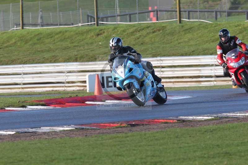 Motorcycle action photographs;Trackday digital images;event digital images;eventdigitalimages;no limits trackday;peter wileman photography;snetterton;snetterton circuit norfolk;snetterton photographs;trackday;trackday photos