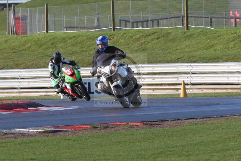 Motorcycle action photographs;Trackday digital images;event digital images;eventdigitalimages;no limits trackday;peter wileman photography;snetterton;snetterton circuit norfolk;snetterton photographs;trackday;trackday photos