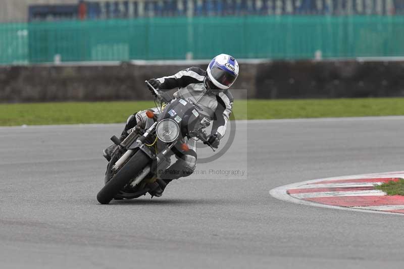 Motorcycle action photographs;Trackday digital images;event digital images;eventdigitalimages;no limits trackday;peter wileman photography;snetterton;snetterton circuit norfolk;snetterton photographs;trackday;trackday photos