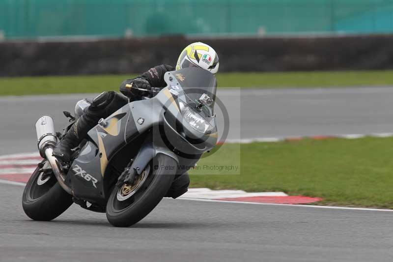 Motorcycle action photographs;Trackday digital images;event digital images;eventdigitalimages;no limits trackday;peter wileman photography;snetterton;snetterton circuit norfolk;snetterton photographs;trackday;trackday photos