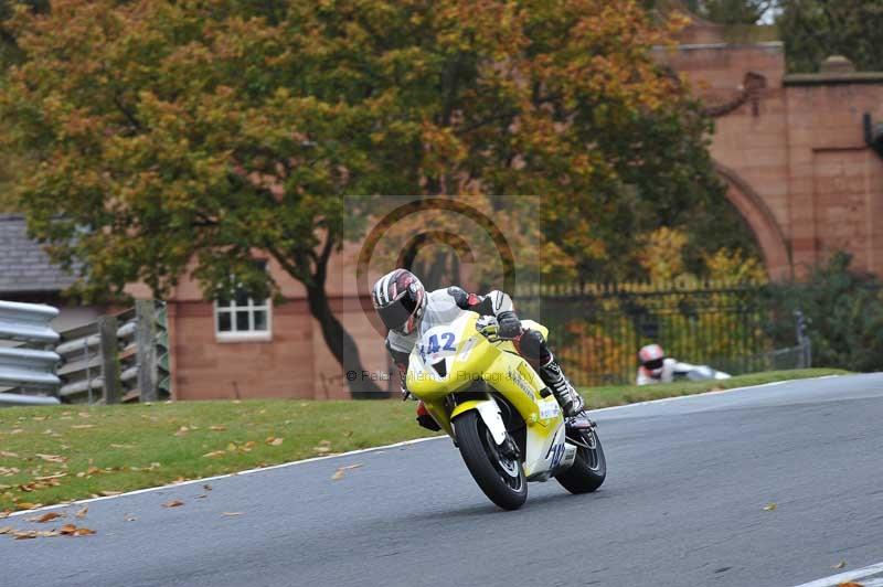 Motorcycle action photographs;Trackday digital images;event digital images;eventdigitalimages;no limits trackday;oulton park;oulton park circuit cheshire;oulton park photographs;peter wileman photography;trackday;trackday photos