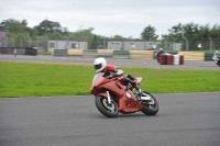 Motorcycle-action-photographs;cadwell;cadwell-park-photographs;event-digital-images;eventdigitalimages;motor-racing-louth-lincolnshire;no-limits-trackdays;peter-wileman-photography;trackday;trackday-digital-images;trackday-photos