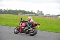 Motorcycle-action-photographs;cadwell;cadwell-park-photographs;event-digital-images;eventdigitalimages;motor-racing-louth-lincolnshire;no-limits-trackdays;peter-wileman-photography;trackday;trackday-digital-images;trackday-photos