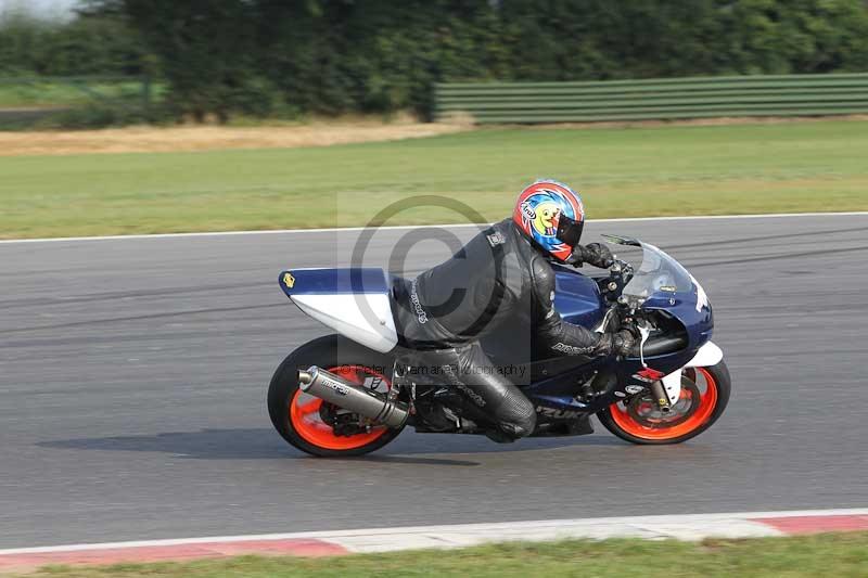 Motorcycle action photographs;Trackday digital images;event digital images;eventdigitalimages;no limits trackday;peter wileman photography;snetterton;snetterton circuit norfolk;snetterton photographs;trackday;trackday photos