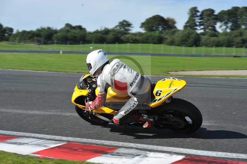 Motorcycle action photographs;event digital images;eventdigitalimages;no limits trackday;oulton park;oulton park circuit cheshire;oulton park photographs;peter wileman photography;trackday;trackday digital images;trackday photos