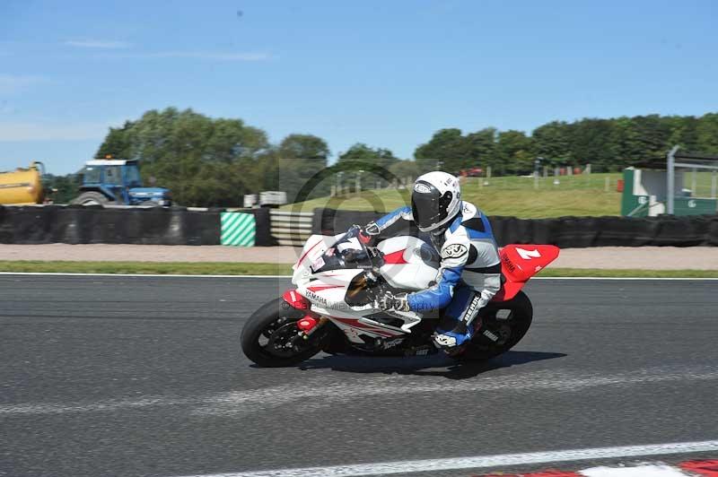 Motorcycle action photographs;event digital images;eventdigitalimages;no limits trackday;oulton park;oulton park circuit cheshire;oulton park photographs;peter wileman photography;trackday;trackday digital images;trackday photos