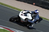 Motorcycle-action-photographs;event-digital-images;eventdigitalimages;no-limits-trackday;oulton-park;oulton-park-circuit-cheshire;oulton-park-photographs;peter-wileman-photography;trackday;trackday-digital-images;trackday-photos