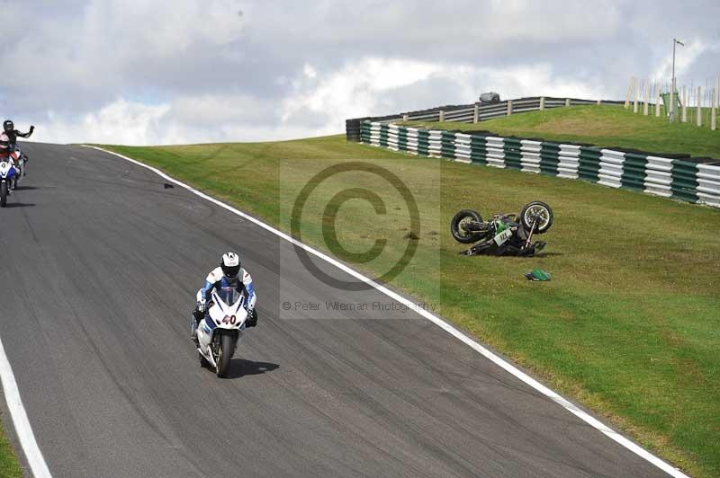 Motorcycle action photographs;Trackday digital images;cadwell;cadwell park photographs;event digital images;eventdigitalimages;motor racing louth lincolnshire;no limits trackdays;peter wileman photography;trackday;trackday photos