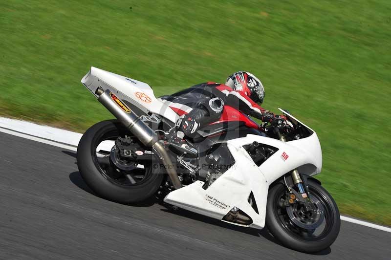 Motorcycle action photographs;Trackday digital images;cadwell;cadwell park photographs;event digital images;eventdigitalimages;motor racing louth lincolnshire;no limits trackdays;peter wileman photography;trackday;trackday photos