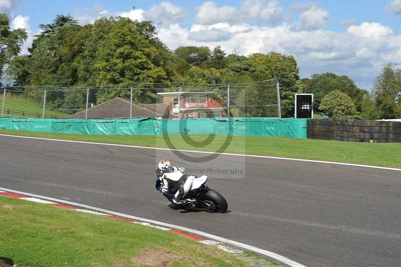 Motorcycle action photographs;Trackday digital images;cadwell;cadwell park photographs;event digital images;eventdigitalimages;motor racing louth lincolnshire;no limits trackdays;peter wileman photography;trackday;trackday photos