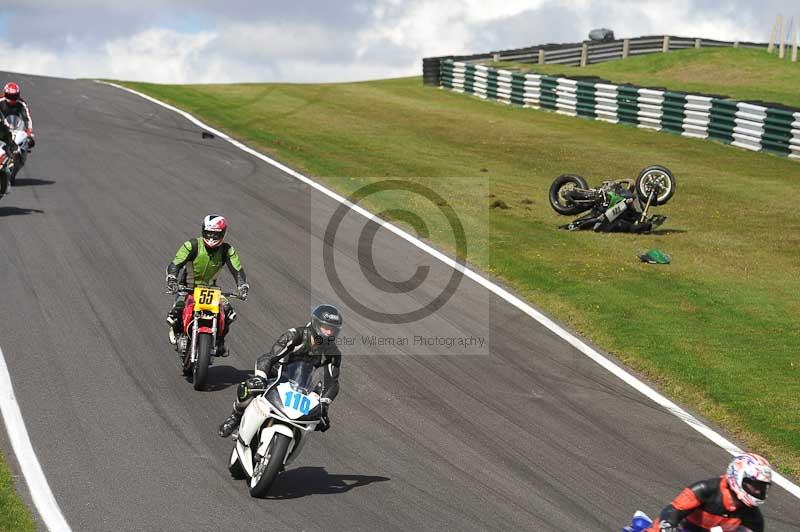 Motorcycle action photographs;Trackday digital images;cadwell;cadwell park photographs;event digital images;eventdigitalimages;motor racing louth lincolnshire;no limits trackdays;peter wileman photography;trackday;trackday photos