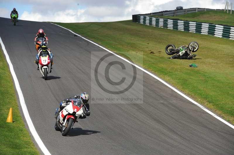 Motorcycle action photographs;Trackday digital images;cadwell;cadwell park photographs;event digital images;eventdigitalimages;motor racing louth lincolnshire;no limits trackdays;peter wileman photography;trackday;trackday photos