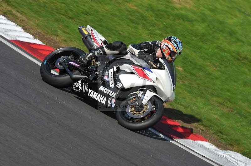 Motorcycle action photographs;Trackday digital images;cadwell;cadwell park photographs;event digital images;eventdigitalimages;motor racing louth lincolnshire;no limits trackdays;peter wileman photography;trackday;trackday photos