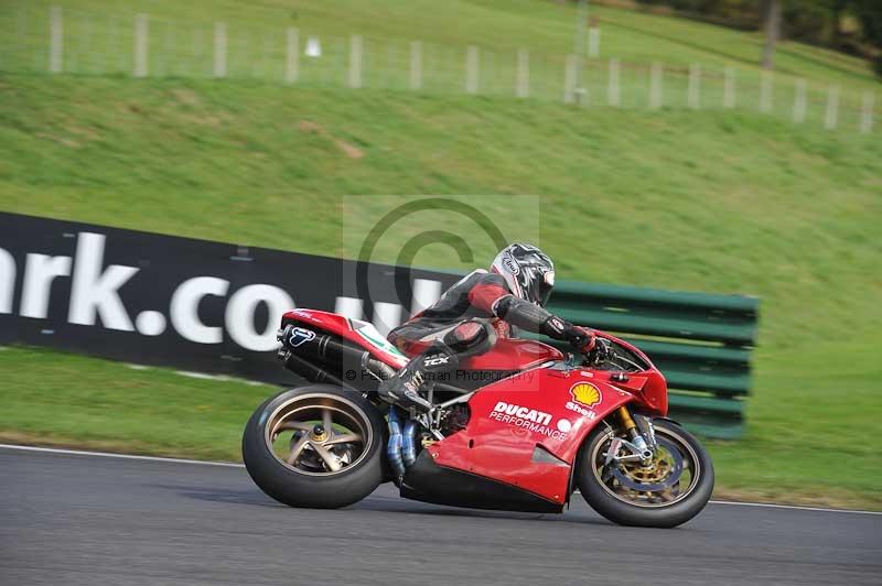 Motorcycle action photographs;Trackday digital images;cadwell;cadwell park photographs;event digital images;eventdigitalimages;motor racing louth lincolnshire;no limits trackdays;peter wileman photography;trackday;trackday photos