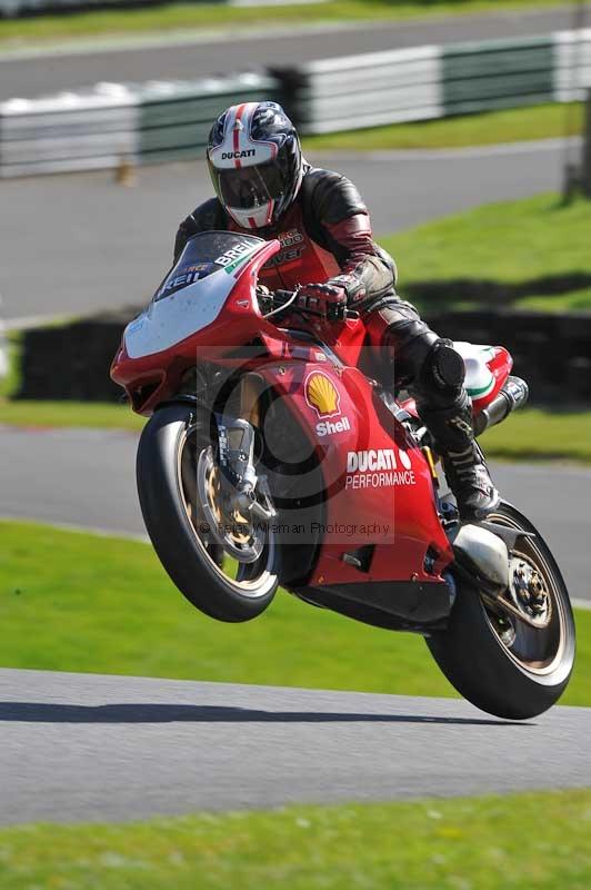 Motorcycle action photographs;Trackday digital images;cadwell;cadwell park photographs;event digital images;eventdigitalimages;motor racing louth lincolnshire;no limits trackdays;peter wileman photography;trackday;trackday photos