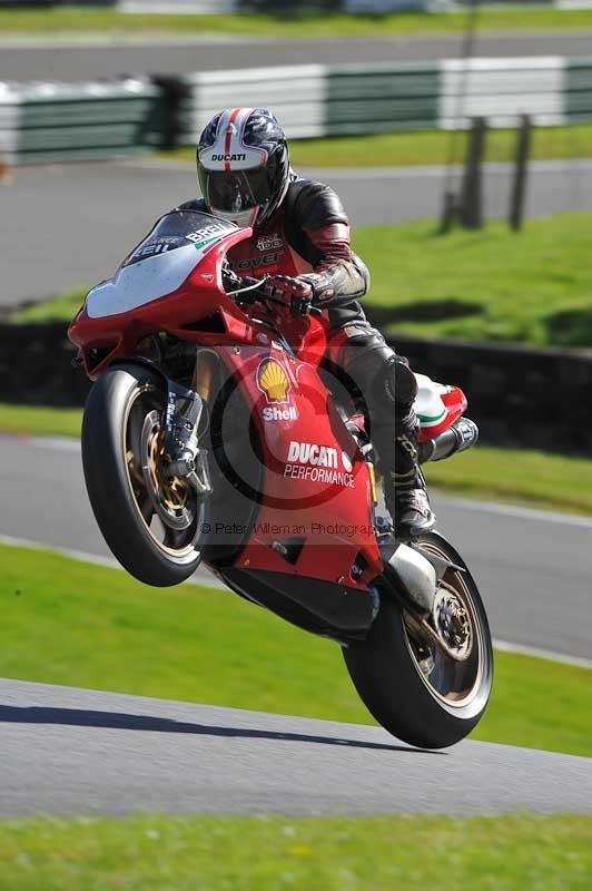 Motorcycle action photographs;Trackday digital images;cadwell;cadwell park photographs;event digital images;eventdigitalimages;motor racing louth lincolnshire;no limits trackdays;peter wileman photography;trackday;trackday photos