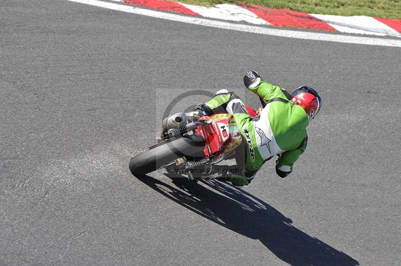 Motorcycle action photographs;Trackday digital images;cadwell;cadwell park photographs;event digital images;eventdigitalimages;motor racing louth lincolnshire;no limits trackdays;peter wileman photography;trackday;trackday photos