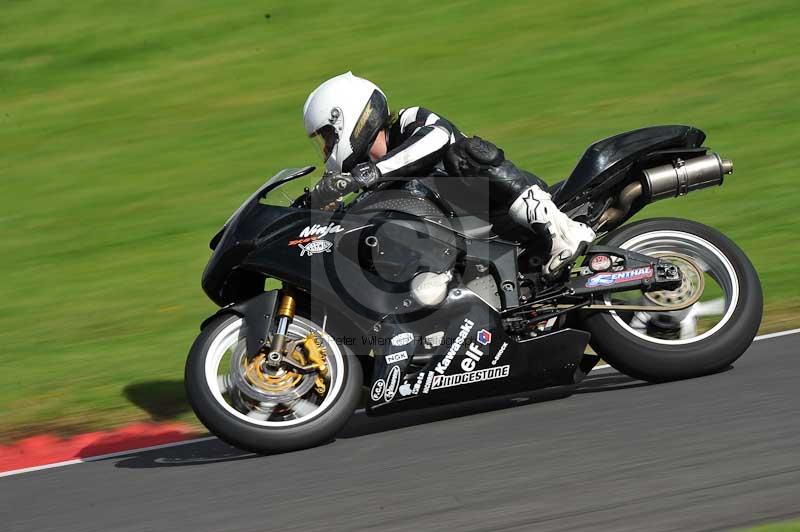 Motorcycle action photographs;Trackday digital images;cadwell;cadwell park photographs;event digital images;eventdigitalimages;motor racing louth lincolnshire;no limits trackdays;peter wileman photography;trackday;trackday photos