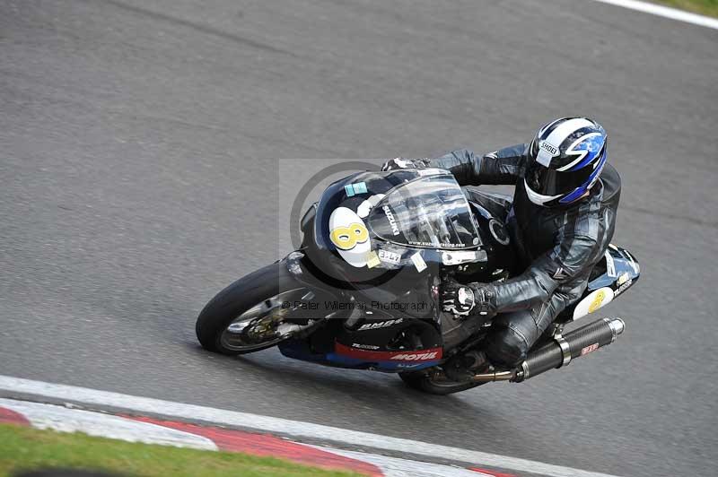 Motorcycle action photographs;Trackday digital images;cadwell;cadwell park photographs;event digital images;eventdigitalimages;motor racing louth lincolnshire;no limits trackdays;peter wileman photography;trackday;trackday photos