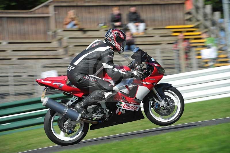 Motorcycle action photographs;Trackday digital images;cadwell;cadwell park photographs;event digital images;eventdigitalimages;motor racing louth lincolnshire;no limits trackdays;peter wileman photography;trackday;trackday photos