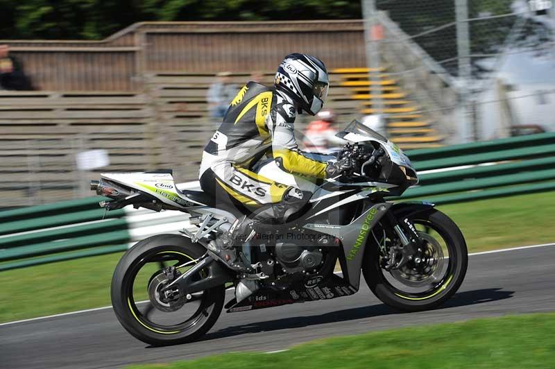 Motorcycle action photographs;Trackday digital images;cadwell;cadwell park photographs;event digital images;eventdigitalimages;motor racing louth lincolnshire;no limits trackdays;peter wileman photography;trackday;trackday photos