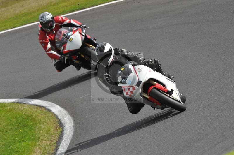 Motorcycle action photographs;Trackday digital images;cadwell;cadwell park photographs;event digital images;eventdigitalimages;motor racing louth lincolnshire;no limits trackdays;peter wileman photography;trackday;trackday photos