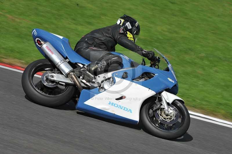 Motorcycle action photographs;Trackday digital images;cadwell;cadwell park photographs;event digital images;eventdigitalimages;motor racing louth lincolnshire;no limits trackdays;peter wileman photography;trackday;trackday photos