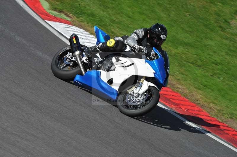 Motorcycle action photographs;Trackday digital images;cadwell;cadwell park photographs;event digital images;eventdigitalimages;motor racing louth lincolnshire;no limits trackdays;peter wileman photography;trackday;trackday photos