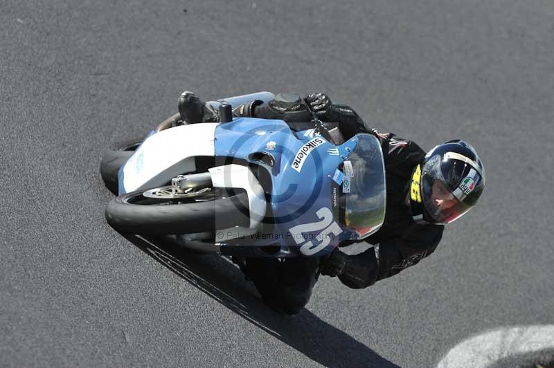 Motorcycle action photographs;Trackday digital images;cadwell;cadwell park photographs;event digital images;eventdigitalimages;motor racing louth lincolnshire;no limits trackdays;peter wileman photography;trackday;trackday photos