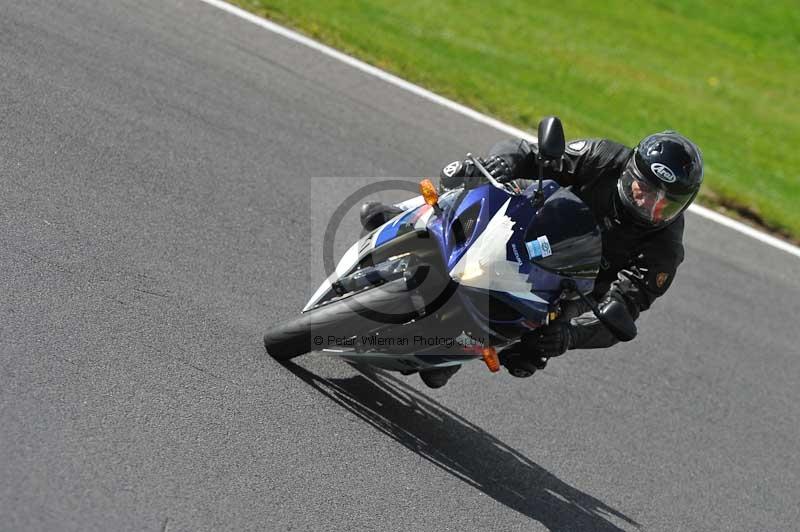 Motorcycle action photographs;Trackday digital images;cadwell;cadwell park photographs;event digital images;eventdigitalimages;motor racing louth lincolnshire;no limits trackdays;peter wileman photography;trackday;trackday photos