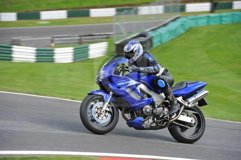 Motorcycle action photographs;Trackday digital images;cadwell;cadwell park photographs;event digital images;eventdigitalimages;motor racing louth lincolnshire;no limits trackdays;peter wileman photography;trackday;trackday photos