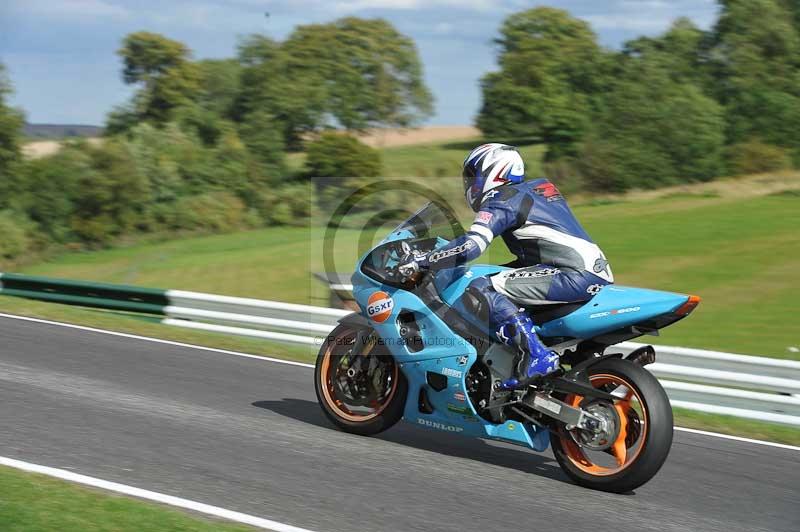 Motorcycle action photographs;Trackday digital images;cadwell;cadwell park photographs;event digital images;eventdigitalimages;motor racing louth lincolnshire;no limits trackdays;peter wileman photography;trackday;trackday photos