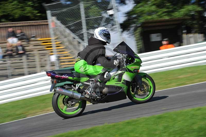 Motorcycle action photographs;Trackday digital images;cadwell;cadwell park photographs;event digital images;eventdigitalimages;motor racing louth lincolnshire;no limits trackdays;peter wileman photography;trackday;trackday photos